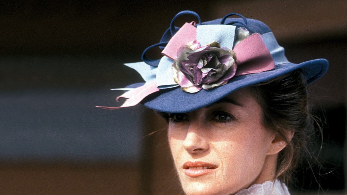 La doctora sabe que su embarazo es de riesgo.