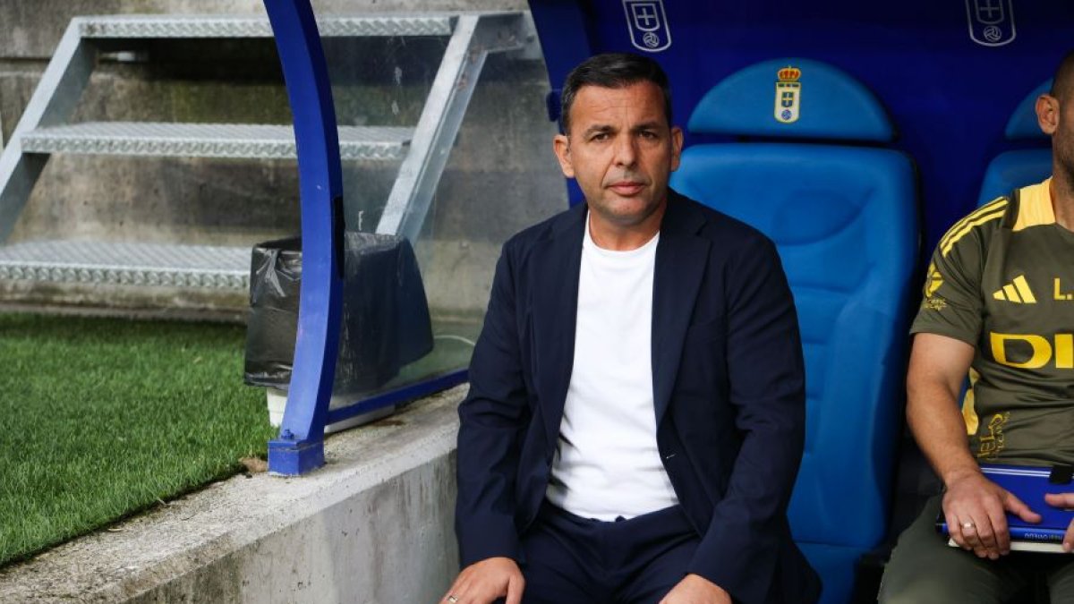Javi Calleja, entrenador del Oviedo.
