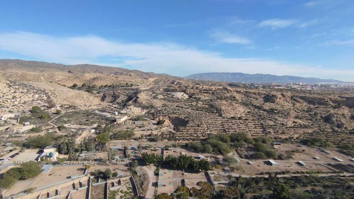 Vista aérea de la Finca Experimental de La Hoya desde la Alcazaba