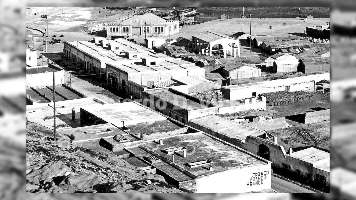 El barrio que se extendía por la Carretera de Málaga tenía como referencias el varadero y la lonja donde se hacía la subasta del pescado.