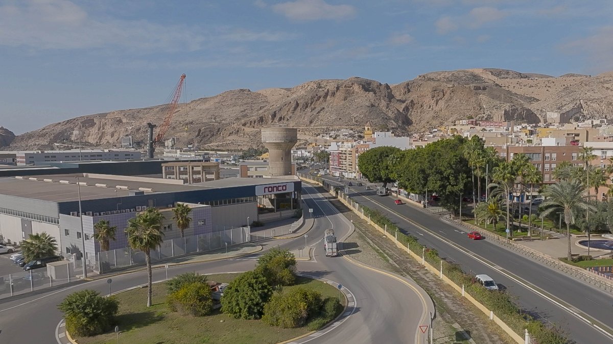 Vista aérea de una de las entradas del Puerto de Almería