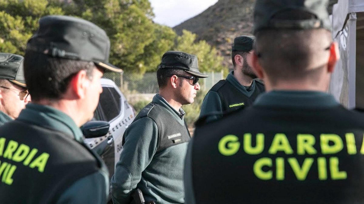 Agentes de la Guardia Civil.