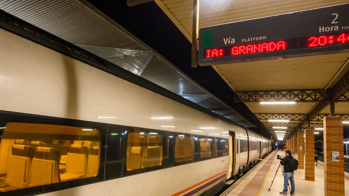 Llegada del último tren a la Intermodal de Almería.