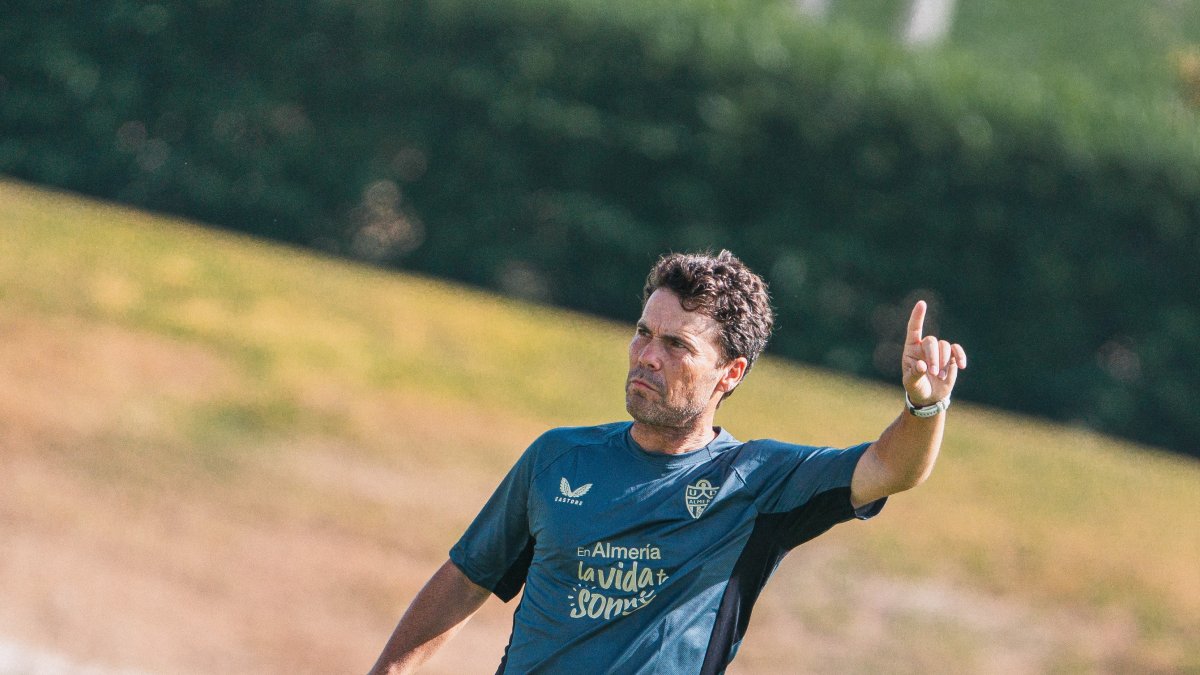 Rubi en el campo Anexo del Estadio de los Juegos Mediterráneos.