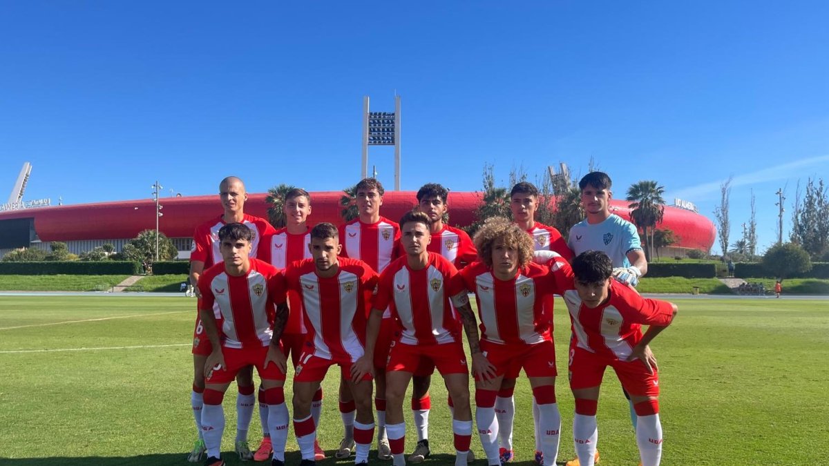 Un once muy polivalente el que alineó el técnico jiennense.