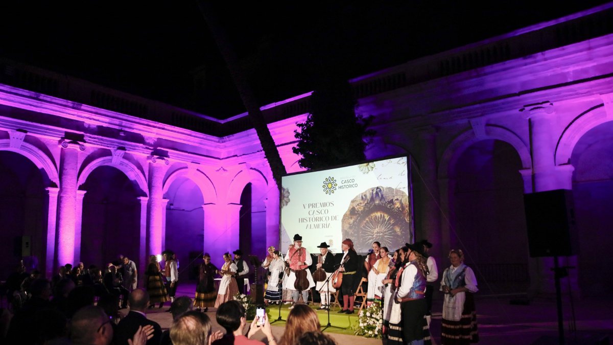 La V edición de los Premios Casco Histórico de Almería celebrada el pasado sábado en el Claustro de la Catedral de Almería.