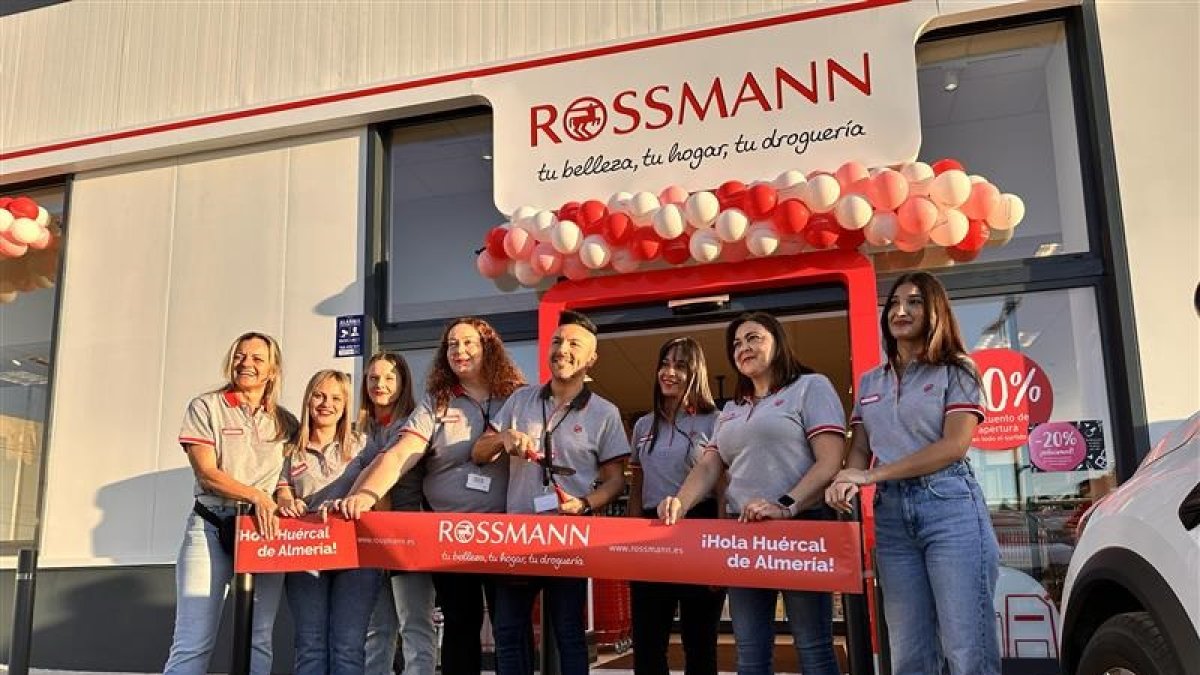 Apertura del nuevo establecimiento en Huércal de Almería.