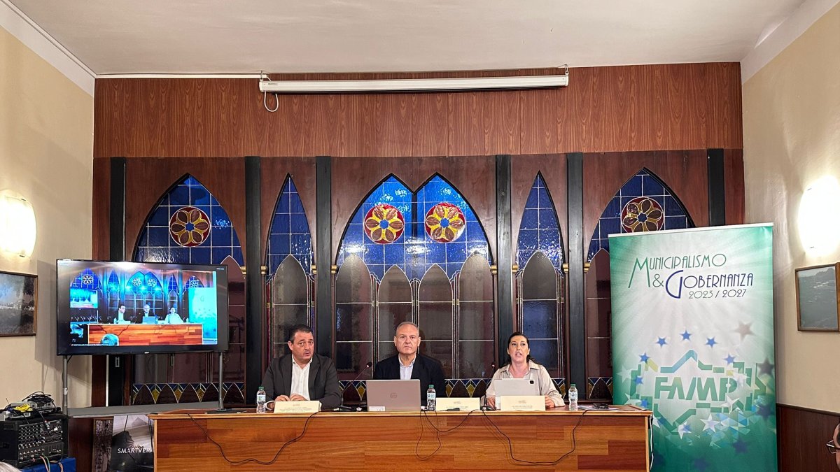 Celebración del III Foro Urbano de Andalucía en el salón de actos de la Casa Torcuato Soler Bolea.