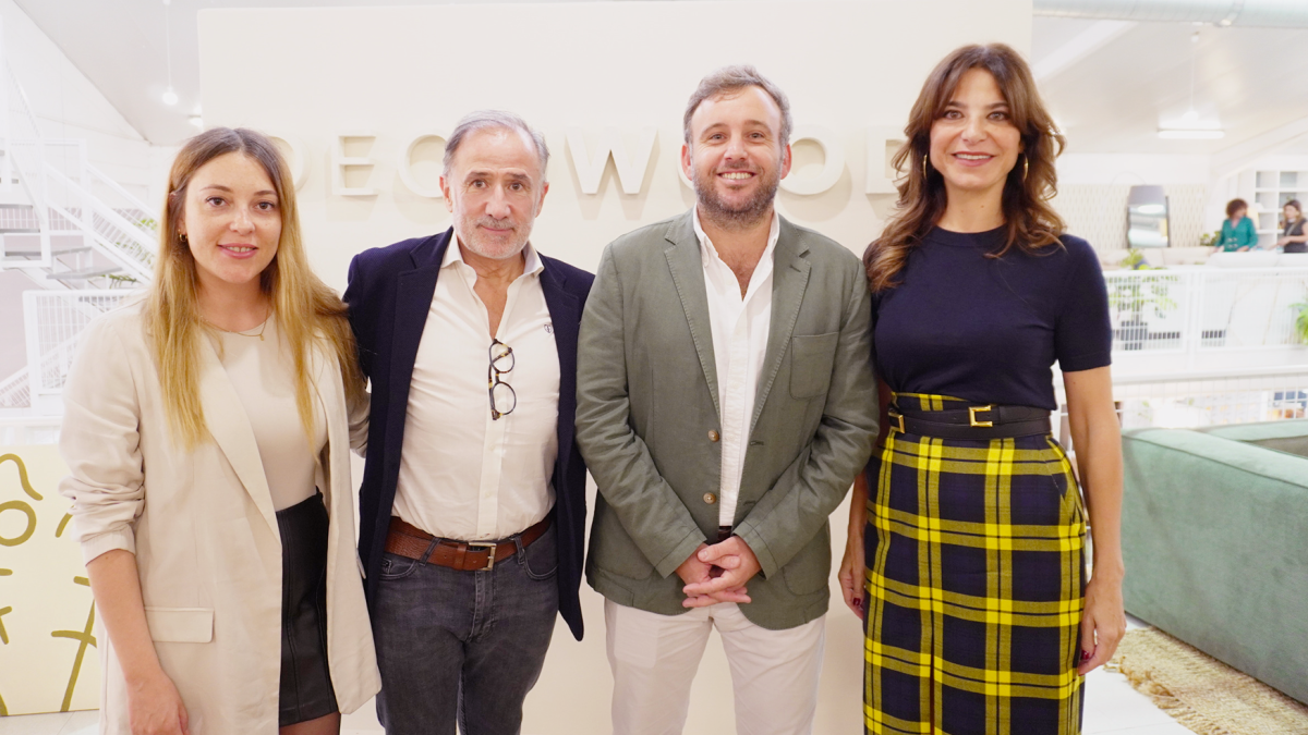 Sigrid Zúñiga, directora de marca,  Fernando Jiménez, fundador de la marca, Santi Ballat, director comercial de Decowood y Celia Abad, gerente de