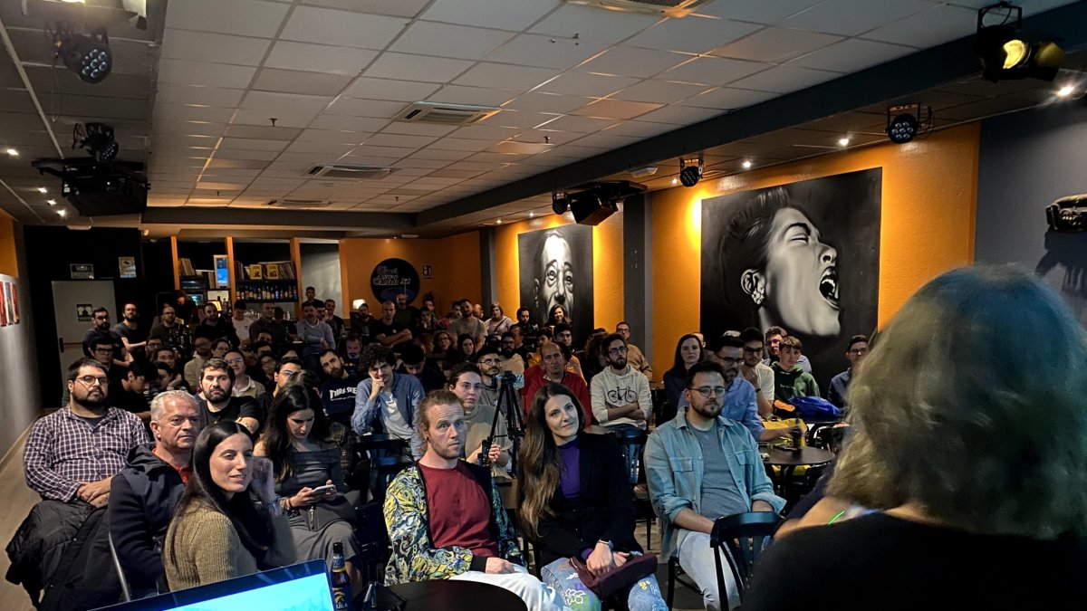 AlmeríaTech durante una de sus charlas, organizada en la sede de Clasijazz.