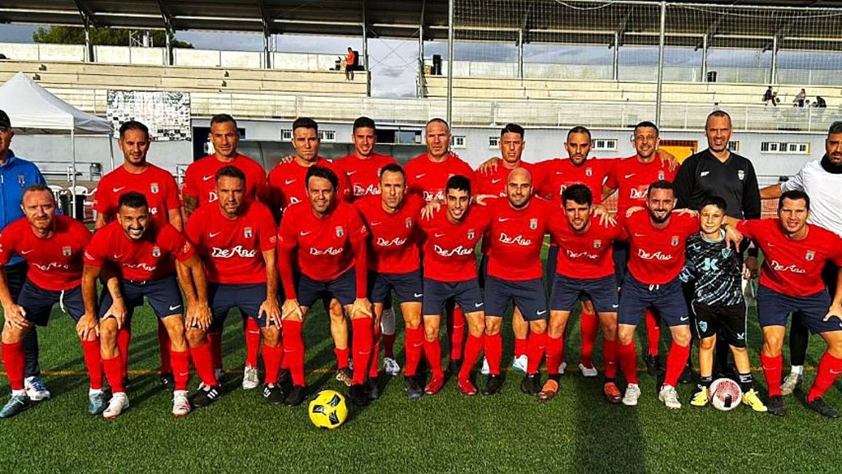 Los jugadores del UD Roquetas, vigente campeón de la Andalusi Cup.