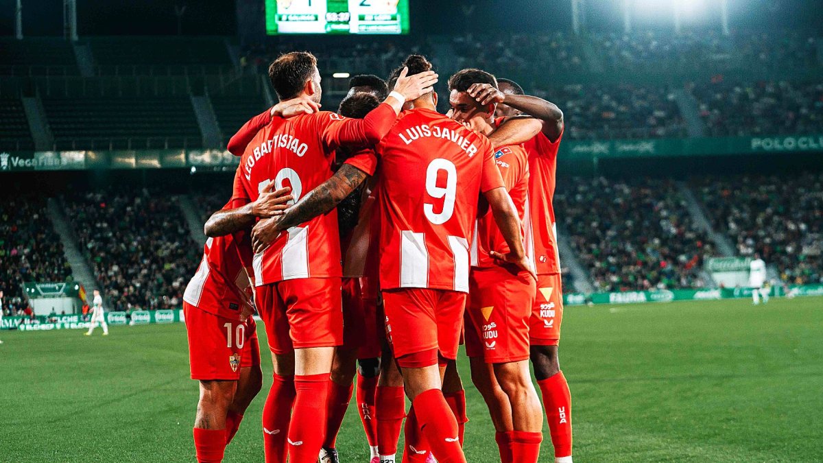 Buenos músicos tiene Rubi cuando se ponen a tocar todos unidos y dejan de ser una banda.