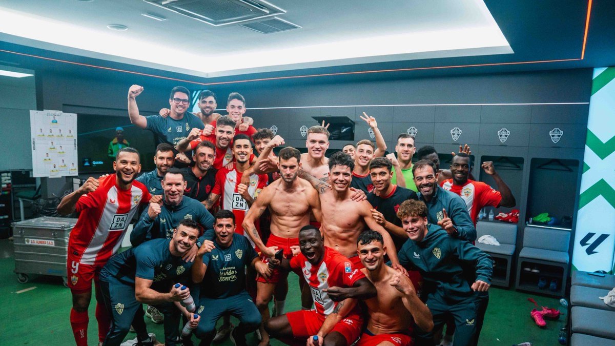 El vestuario ha cambiado de color con los resultados.