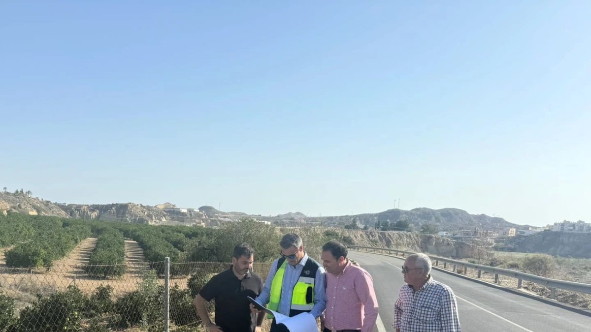Ya han iniciado las obras de construcción del carril bici que unirá Antas con Aljariz.