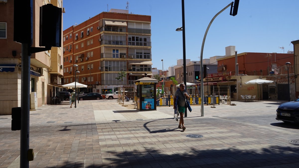 Imagen de la Plaza de El Zapillo, entorno en el que se llevarán a cabo las obras durante los próximos cuatro días.