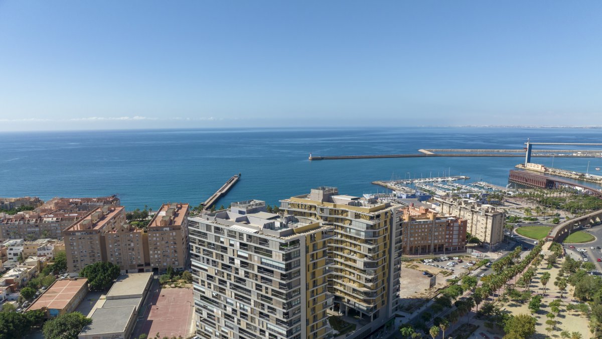 Los solares junto a las torres del viejo Toblerone albergarán un centro de salud y más viviendas.