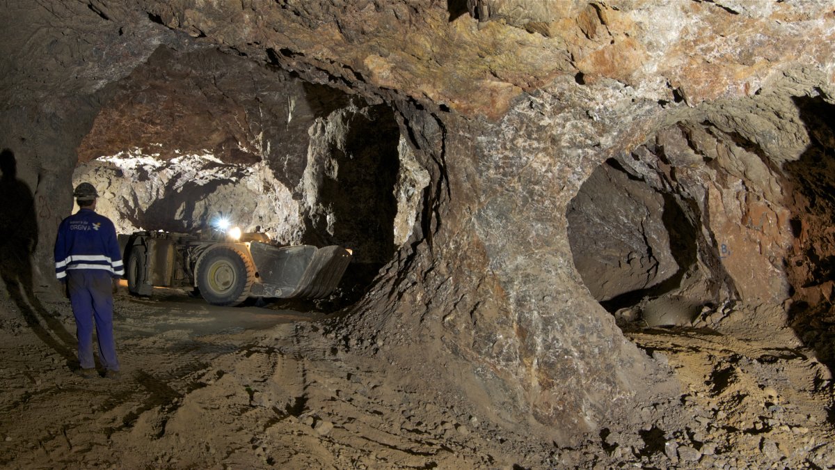 Trabajadores de Minera Órgiva en la mina.