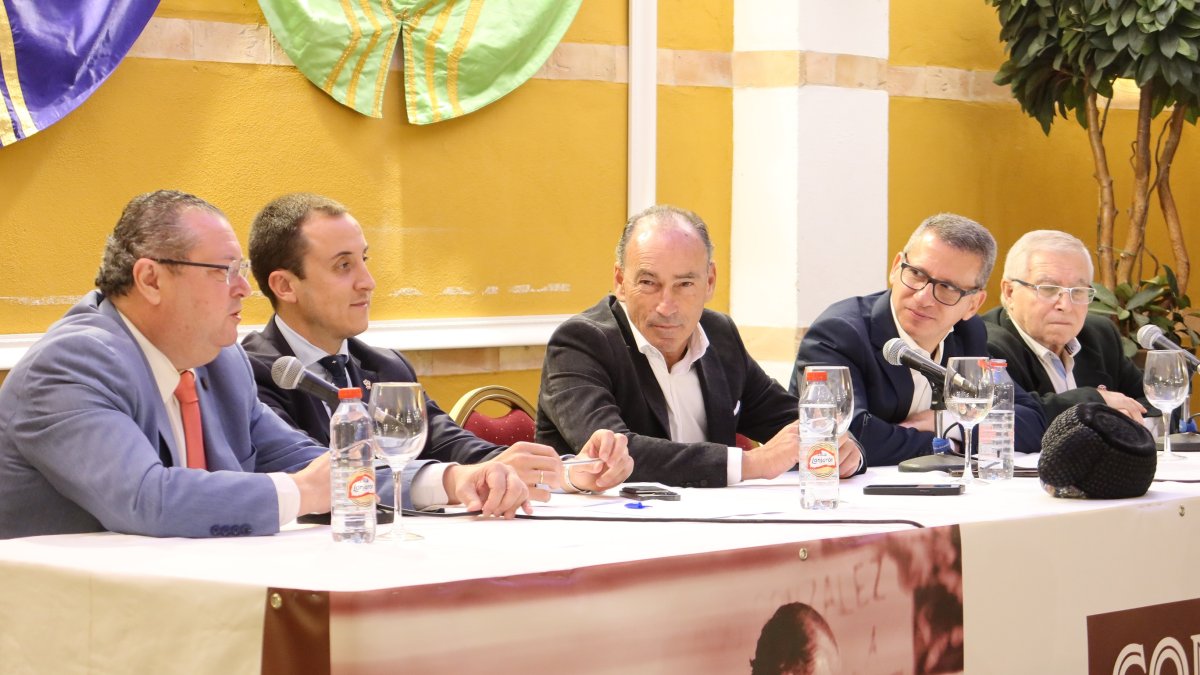 Anoche se celebró el evento 'Conversaciones con el Maestro Pepín Liria'.