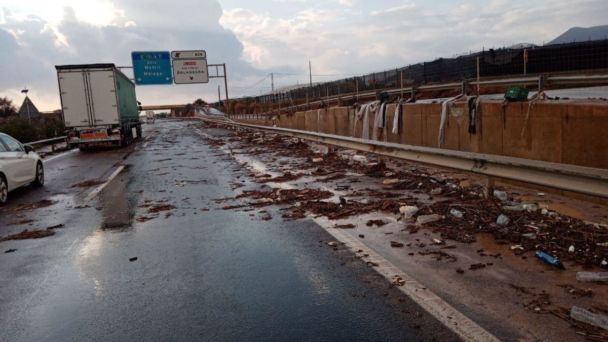Daños en la autovía por la DANA.