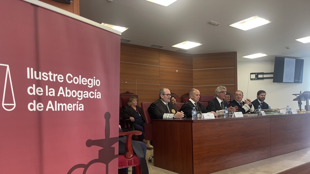 Celebrado el primer acto oficial en la nueva sede del Ilustre Colegio de la Abogacía de Almería, en la calle Limoneros.