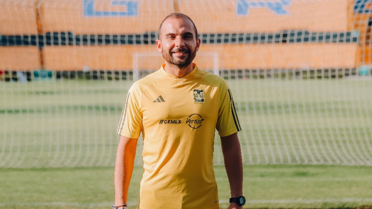 Carlos Marcos, 'Tato', salió de Carboneras rumbo a México para aprender y plasmar todos sus conocimientos futbolísticos.