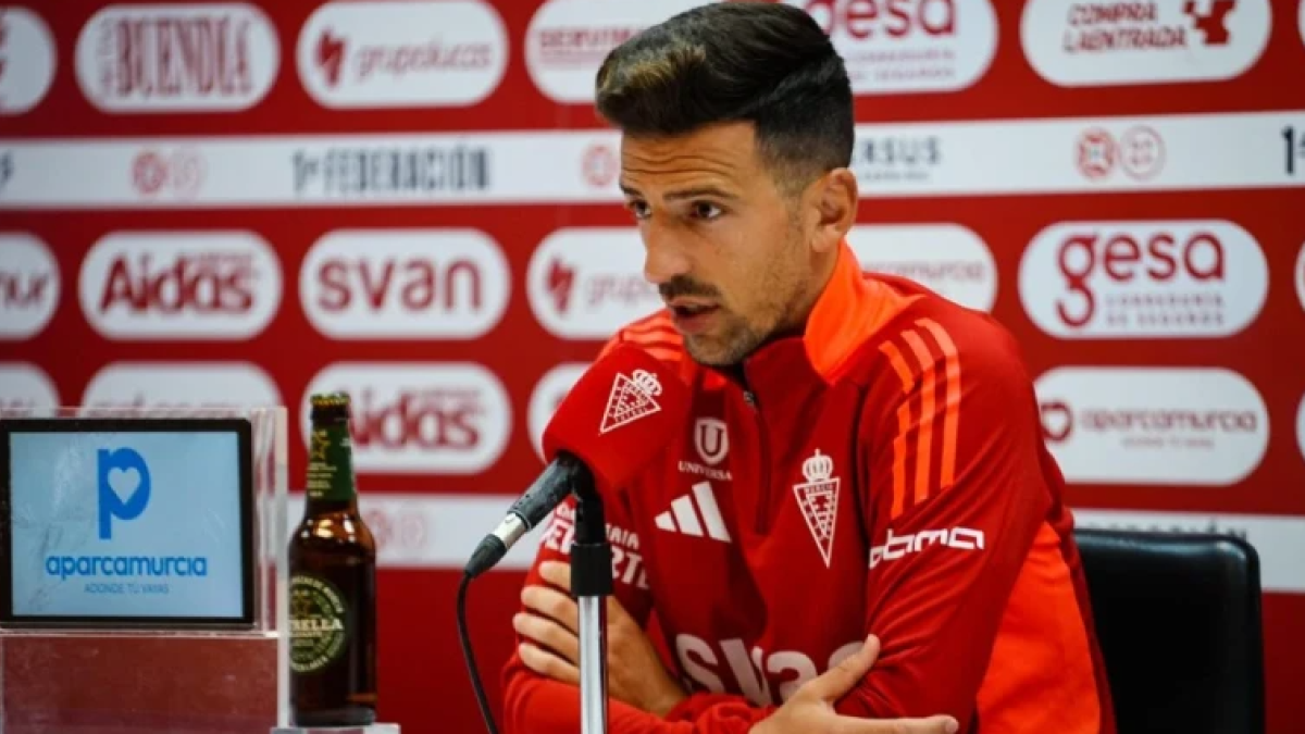 Juan Carlos Real ya lidera a un Real Murcia instalado entre los grandes.