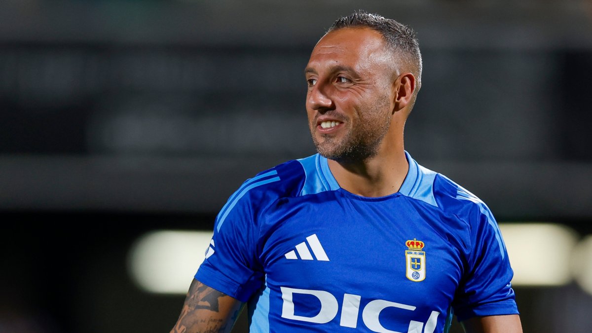 Santi Cazorla disfruta de una temporada muy especial en el Carlos Tartiere.