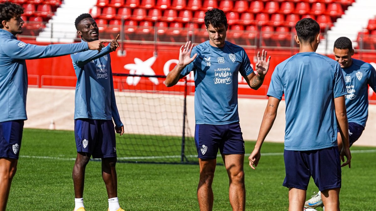 Radovanovic volvió a ejercitarse con el grupo y estará disponible para el partido del sábado en Cartagena.