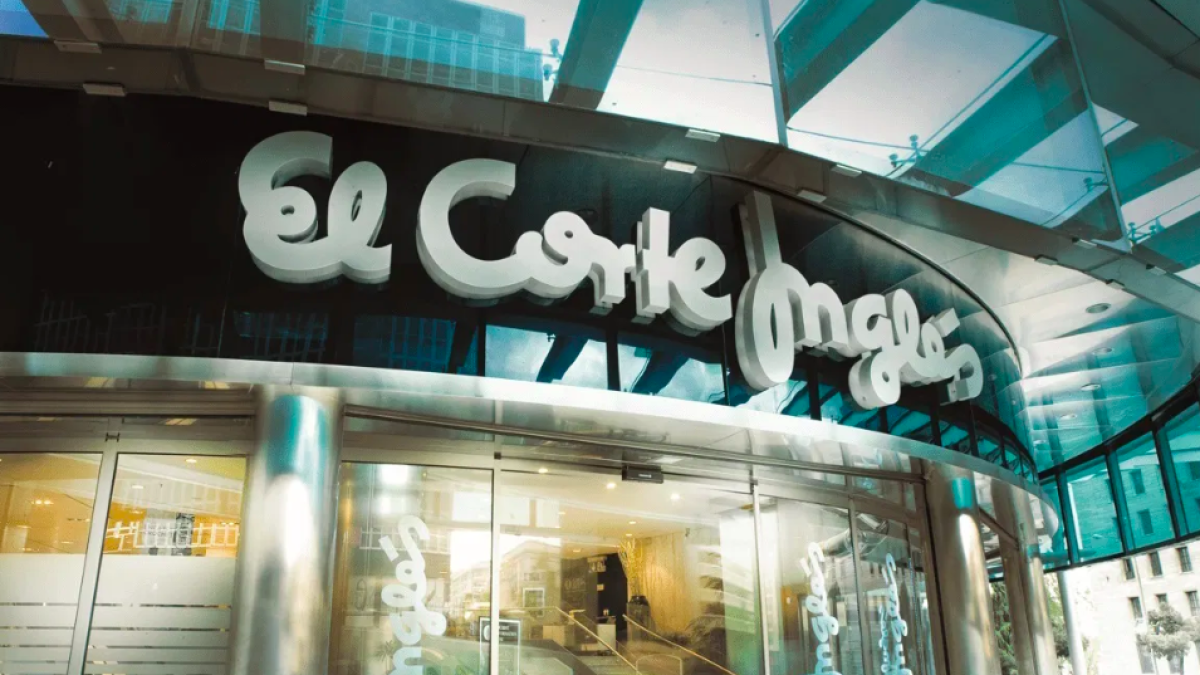 El Corte Inglés proporcionará formación gratuita a los empleados sin experiencia.