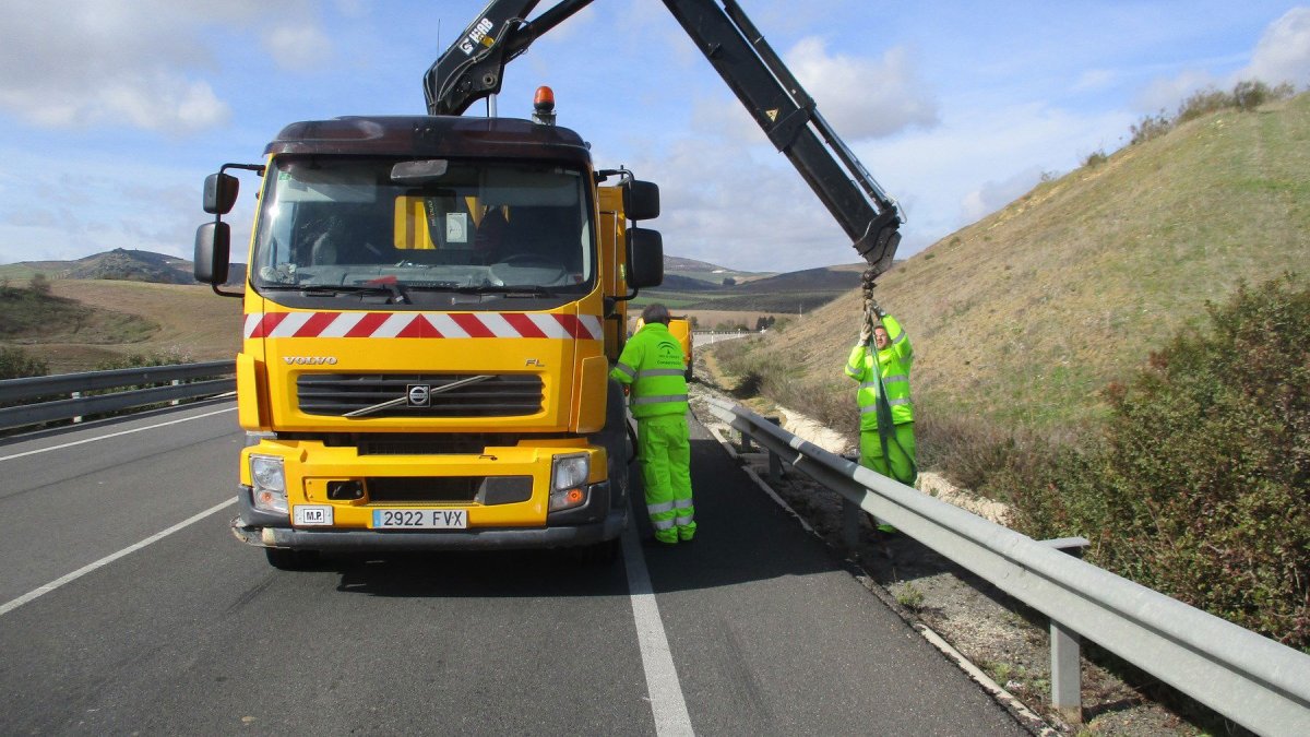 Trabajadores de carreteras, en una imagen de archivo.