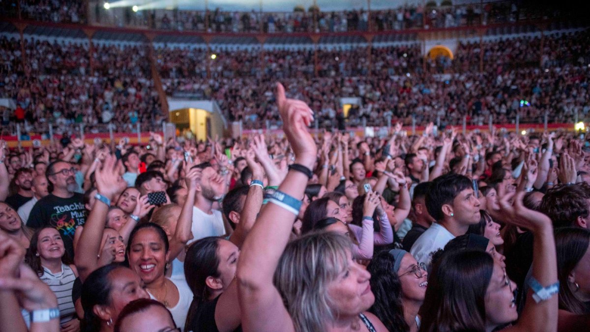 Uno de los llenos en los conciertos de Siente la Plaza.