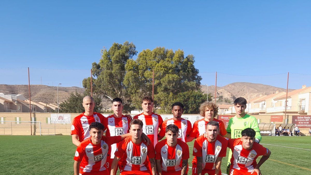 Vuelve René Pérez a la posición de central tras ser mediapunta ante el Xerez Deportivo.