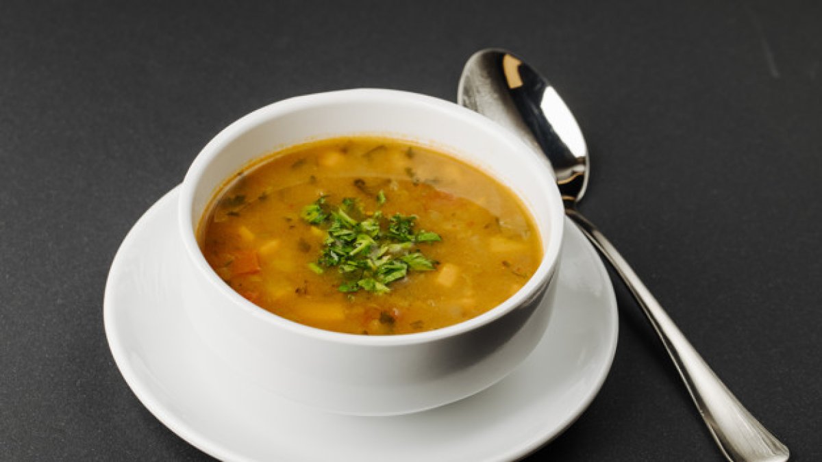 Sopa de ajo para cenar.