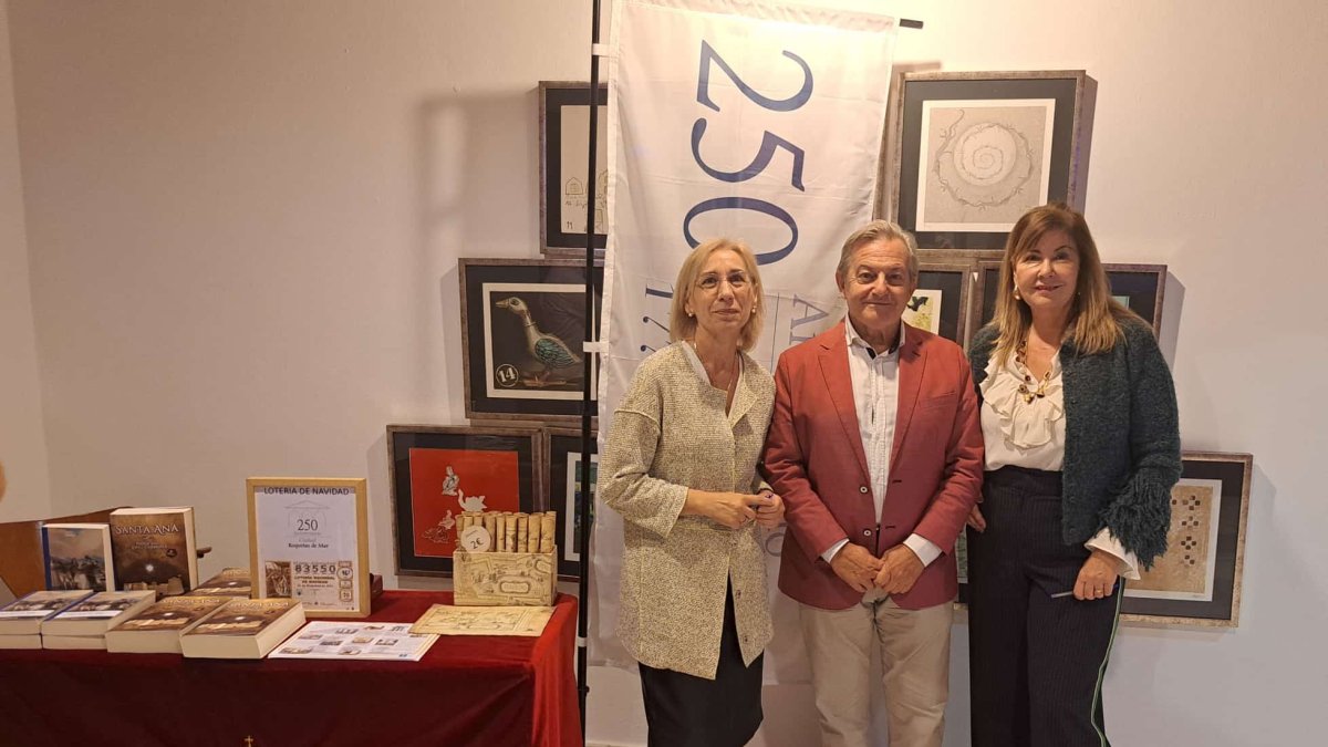 Ginés Valera con María José López Carmona y Charo Serrano.