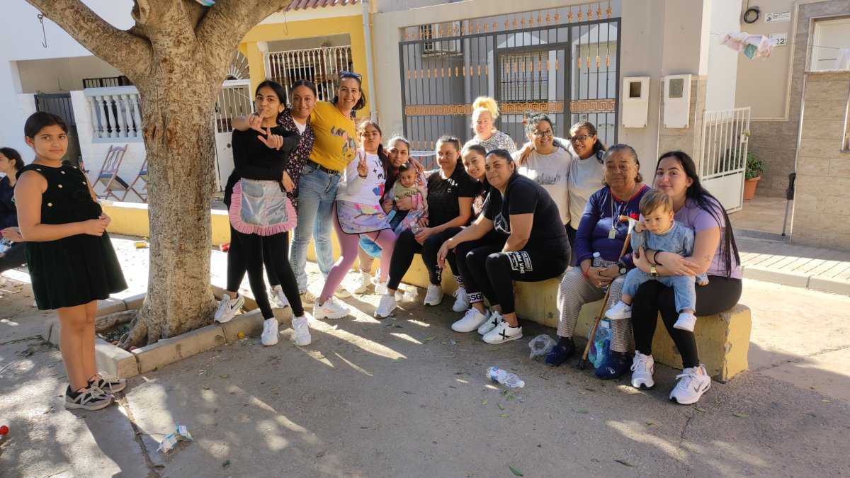 Las vecinas de La Cimilla durante el acto.