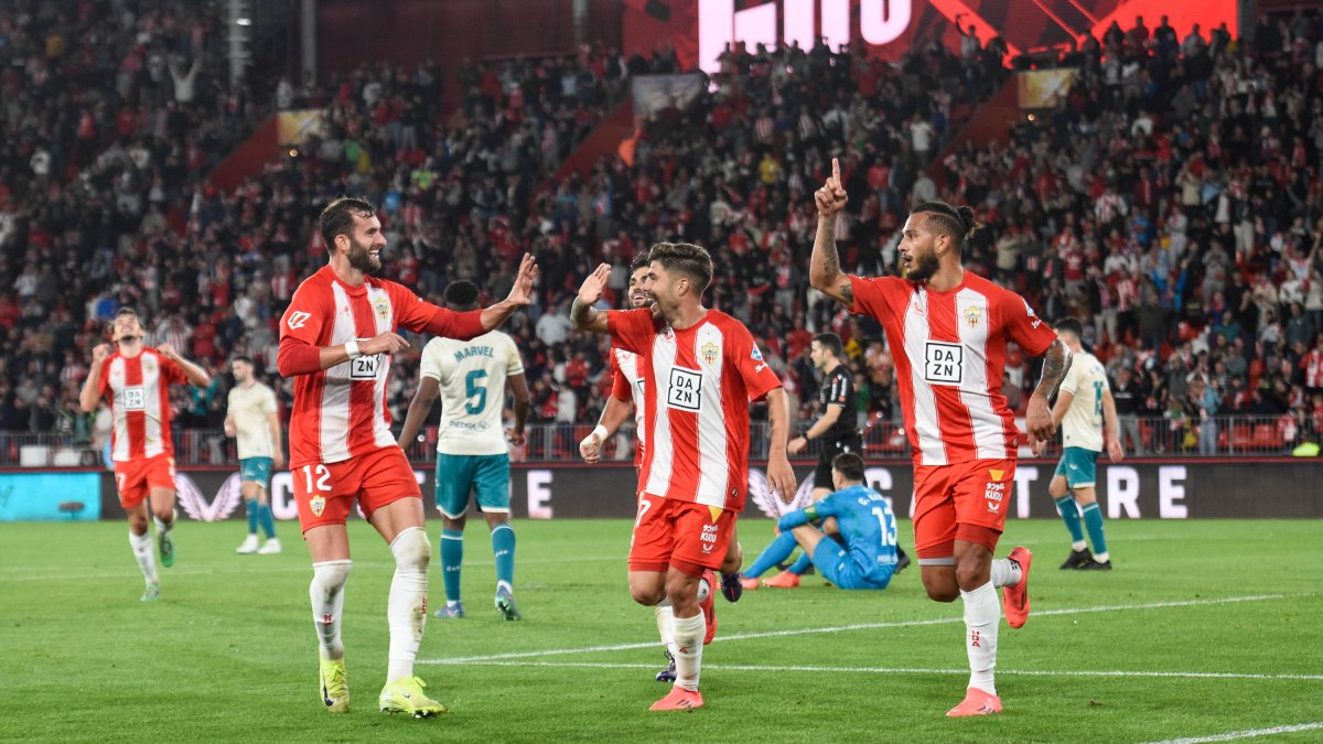 La mejor plantilla de Segunda ha despertado a base de goles y de victorias.