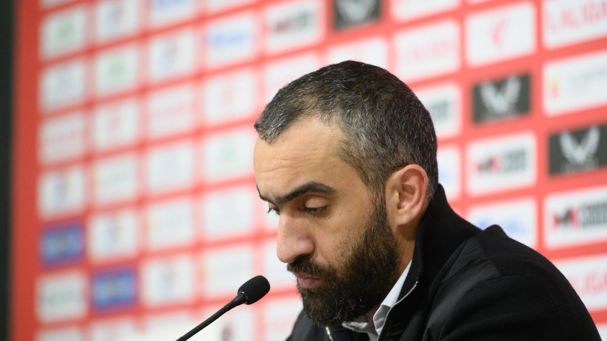 El CEO del Almería lamemta la lesión del ghanés Baba.