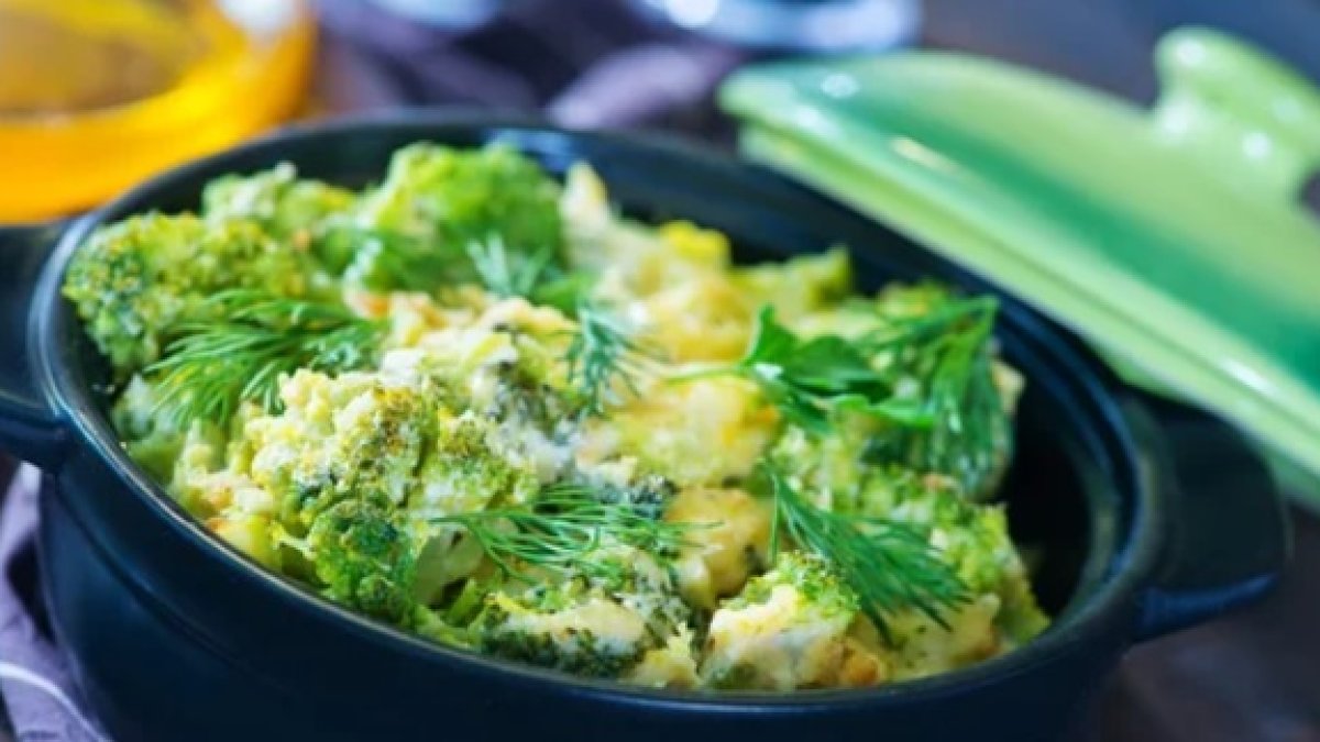 Brócoli y huevos revueltos.