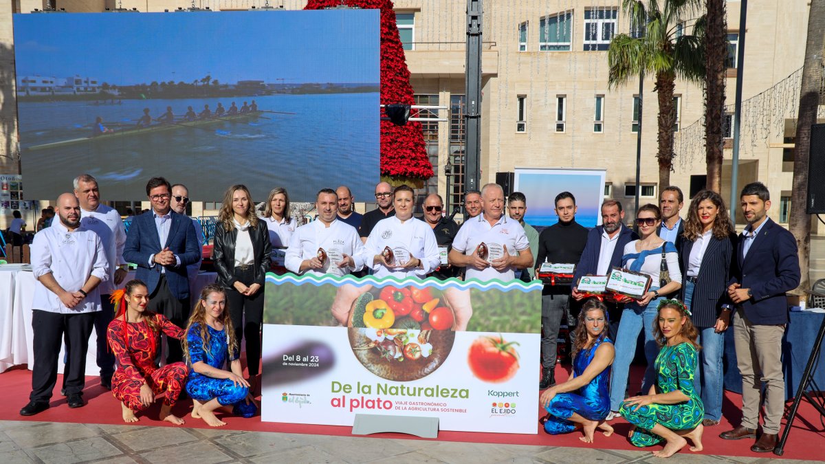 Foto de familia en el acto de cierre de la campaña ‘De la Naturaleza al Plato’.