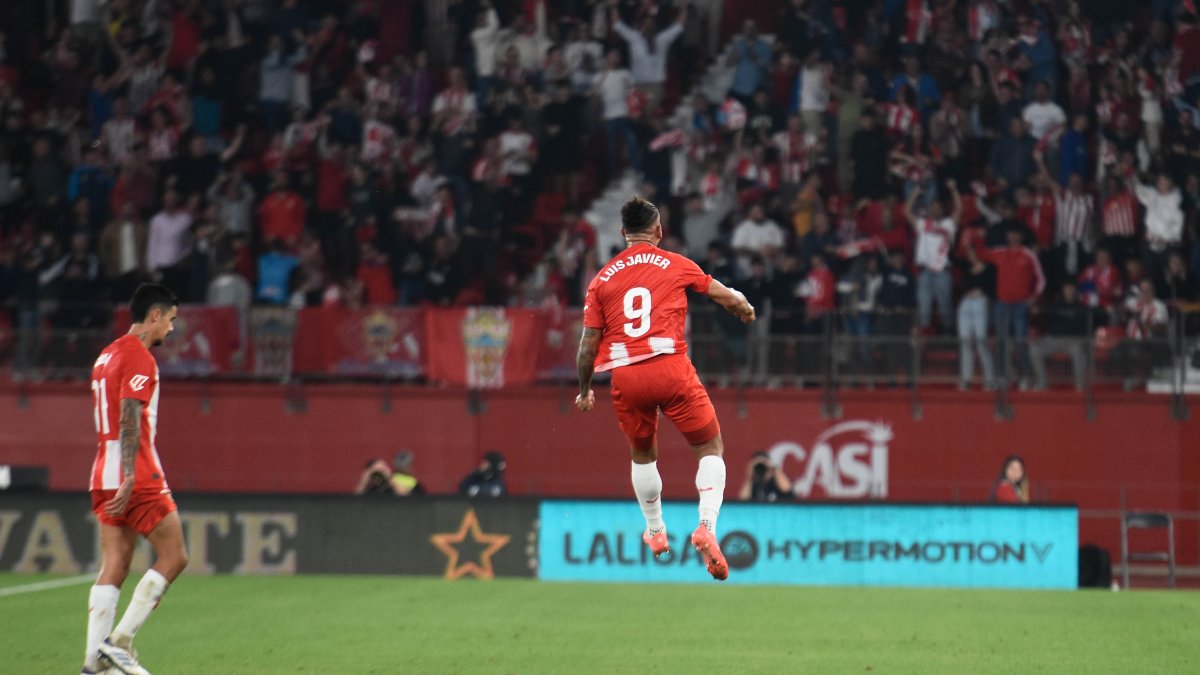 Luis Suárez lidera a un Almería que pasa por LaLiga superando rivales.