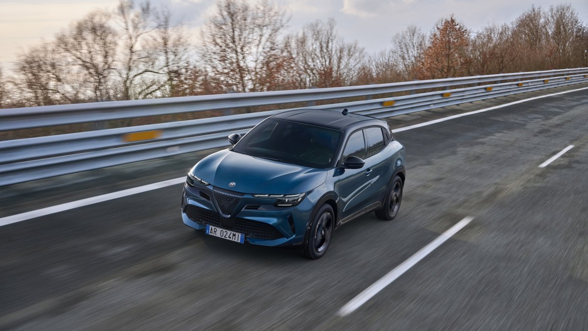 Con sus versiones Ibrida e Ibrida Speciale, la gama del Alfa Romeo Junior cuenta con una cadena de tracción híbrida MHEV de altas prestaciones