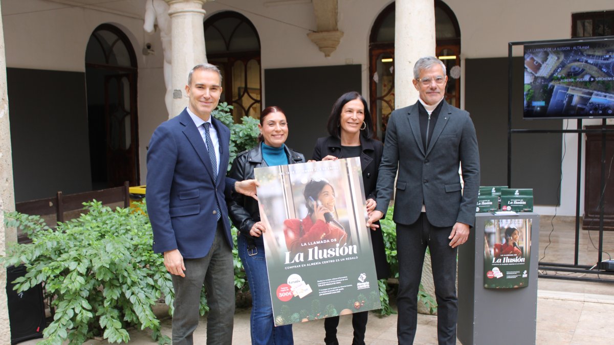Presentación de la campaña en la Escuela de Arte y Superior de Diseño \'Carlos Pérez Siquier\'