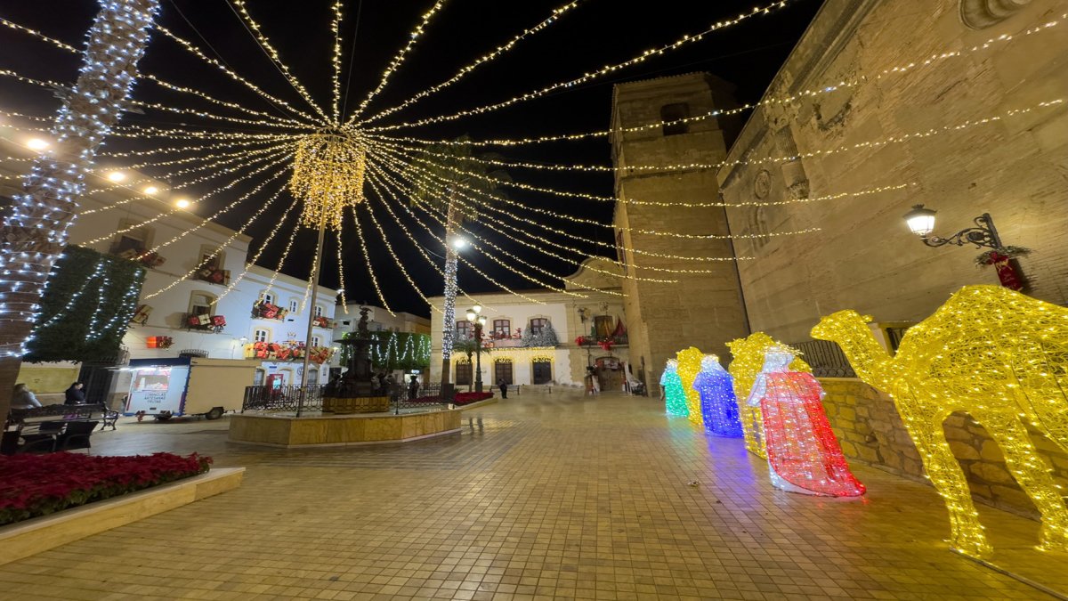 Iluminación navideña en el municipio de Vera.