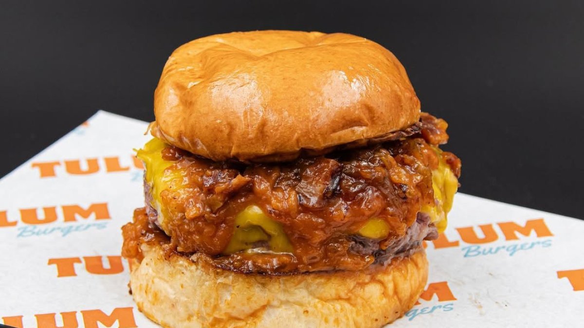 Uno de los productos de Tulum Burgers, la hamburguesería que habría sido víctima de una campaña en redes.