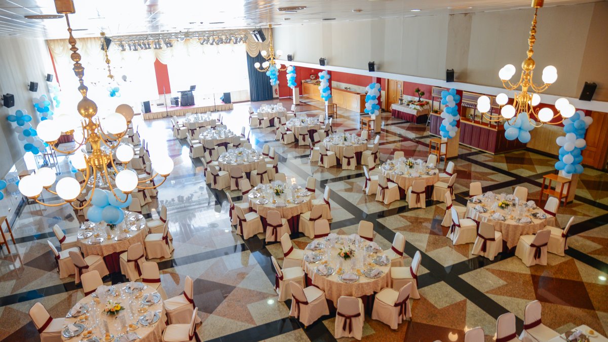 Celebrar la Nochevieja en los hoteles Playacapricho, en Roquetas, o Playadulce, en Aguadulce, es una oportunidad parar entrar en el 2025 al lado del