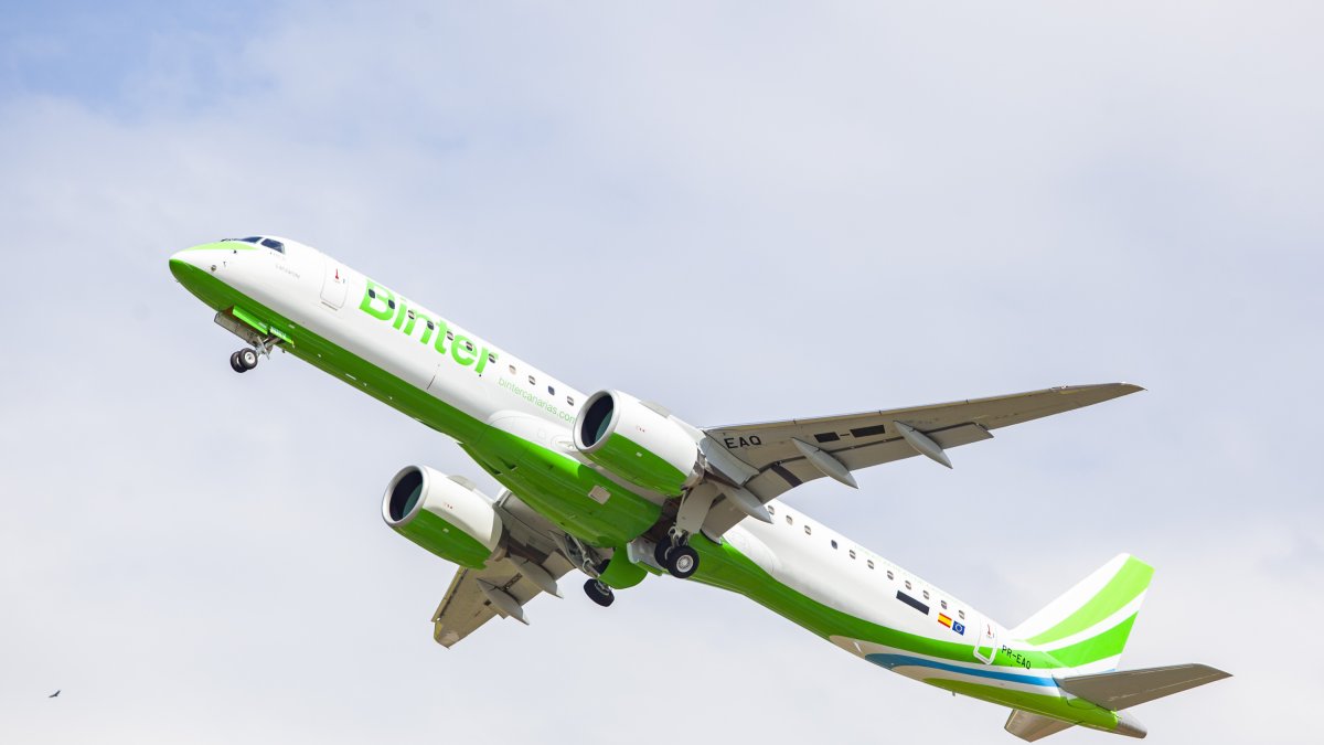 Imagen de archivo de uno de los aviones de Binter, la aerolínea que operará entre Almería y Gran Canaria.