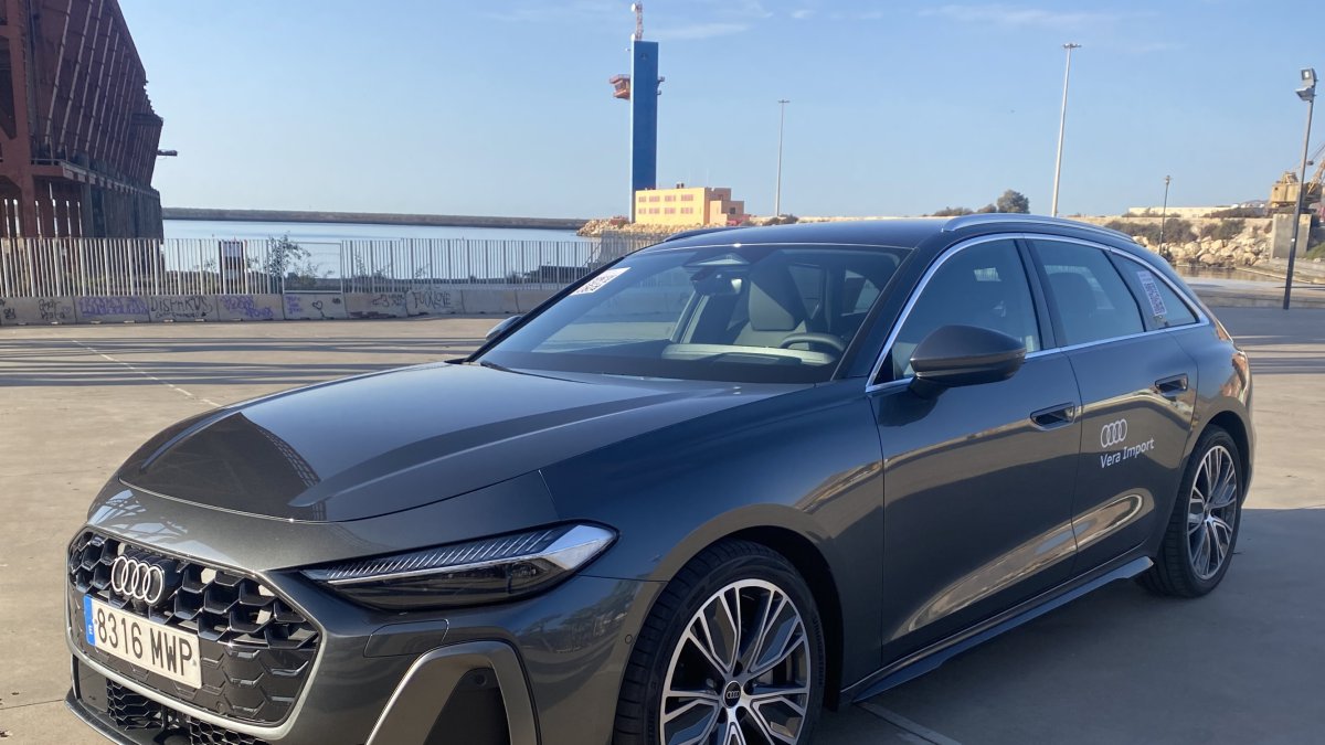 Nuevo Audi A5 probado por La Voz junto a la ballena del pequeño Gabriel