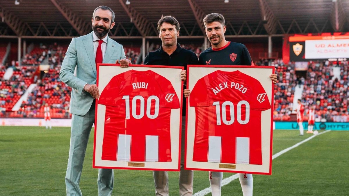 Mohamed El Assy colecciona centenarios en un Almería disparado.