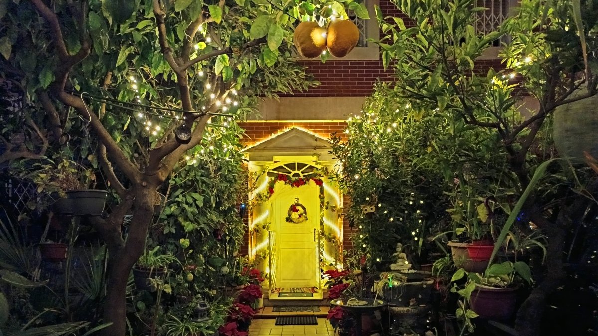 Así luce una de las entradas a una casa de Ciudad Jardín durante estas navidades.