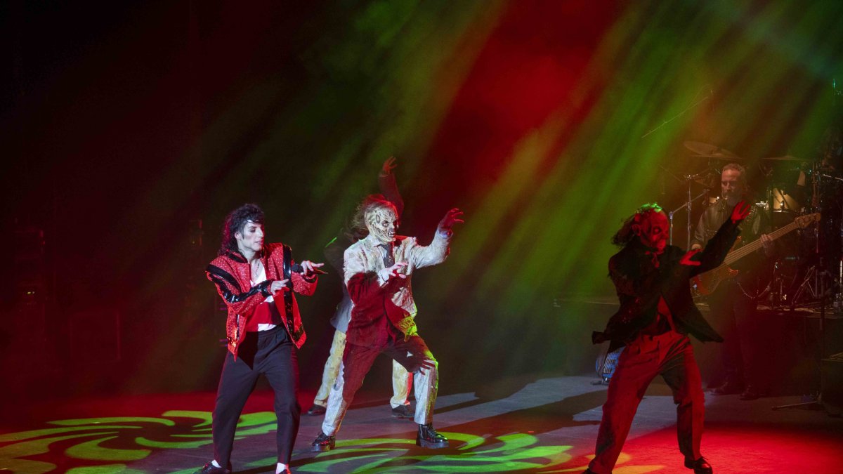 Tributo a Michael Jackson en el Auditorio Municipal Maestro Padilla.